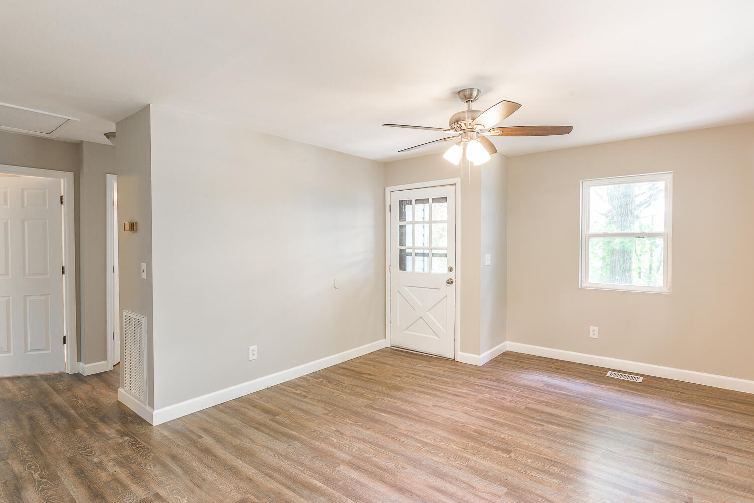 1091 Dawnville Road Dalton, GA 30721 - Photo 8 of 28 1091 Dawnville HD -13