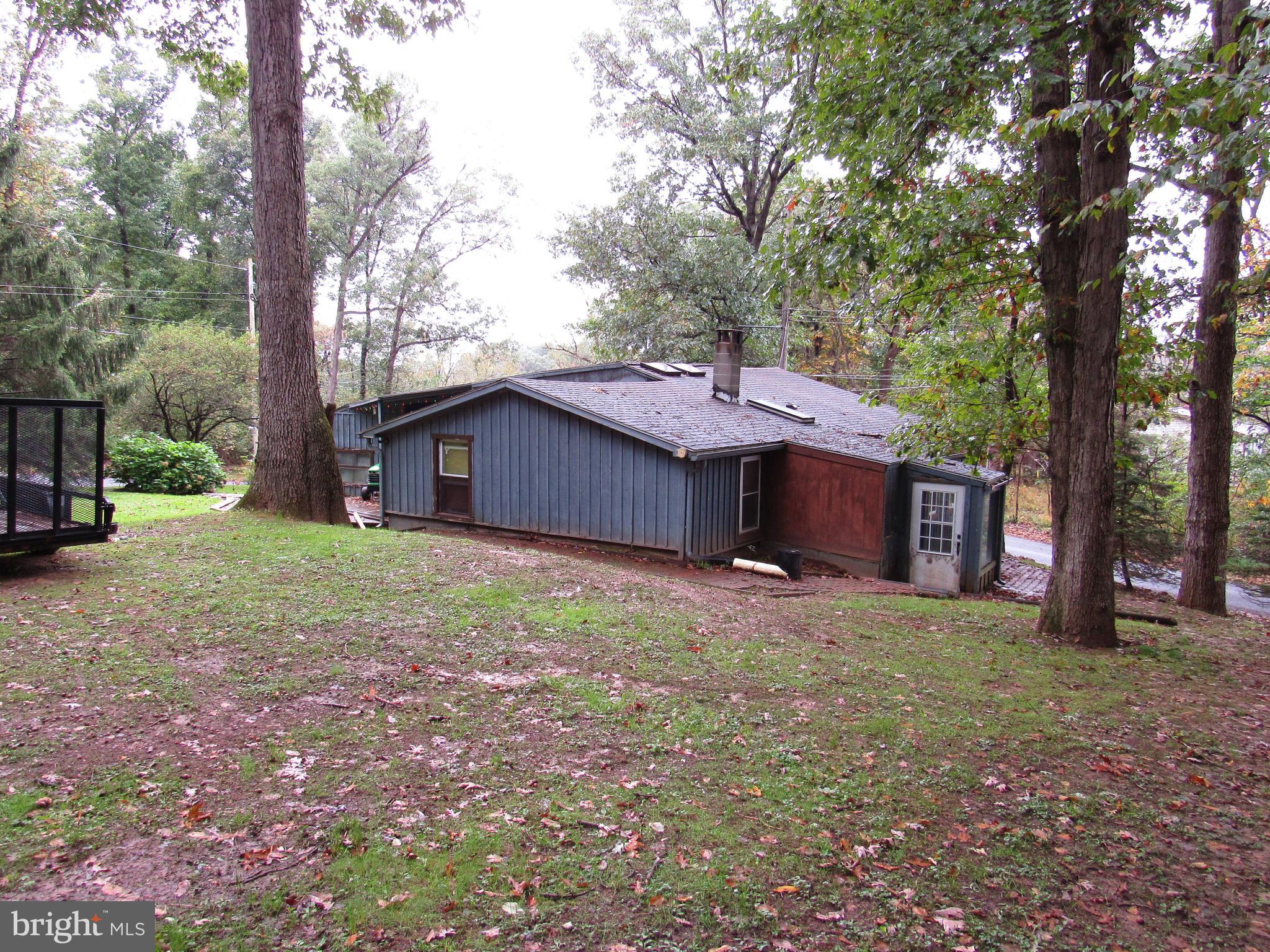112 Deck Road Womelsdorf, PA 19567 - Photo 3 of 19 side view