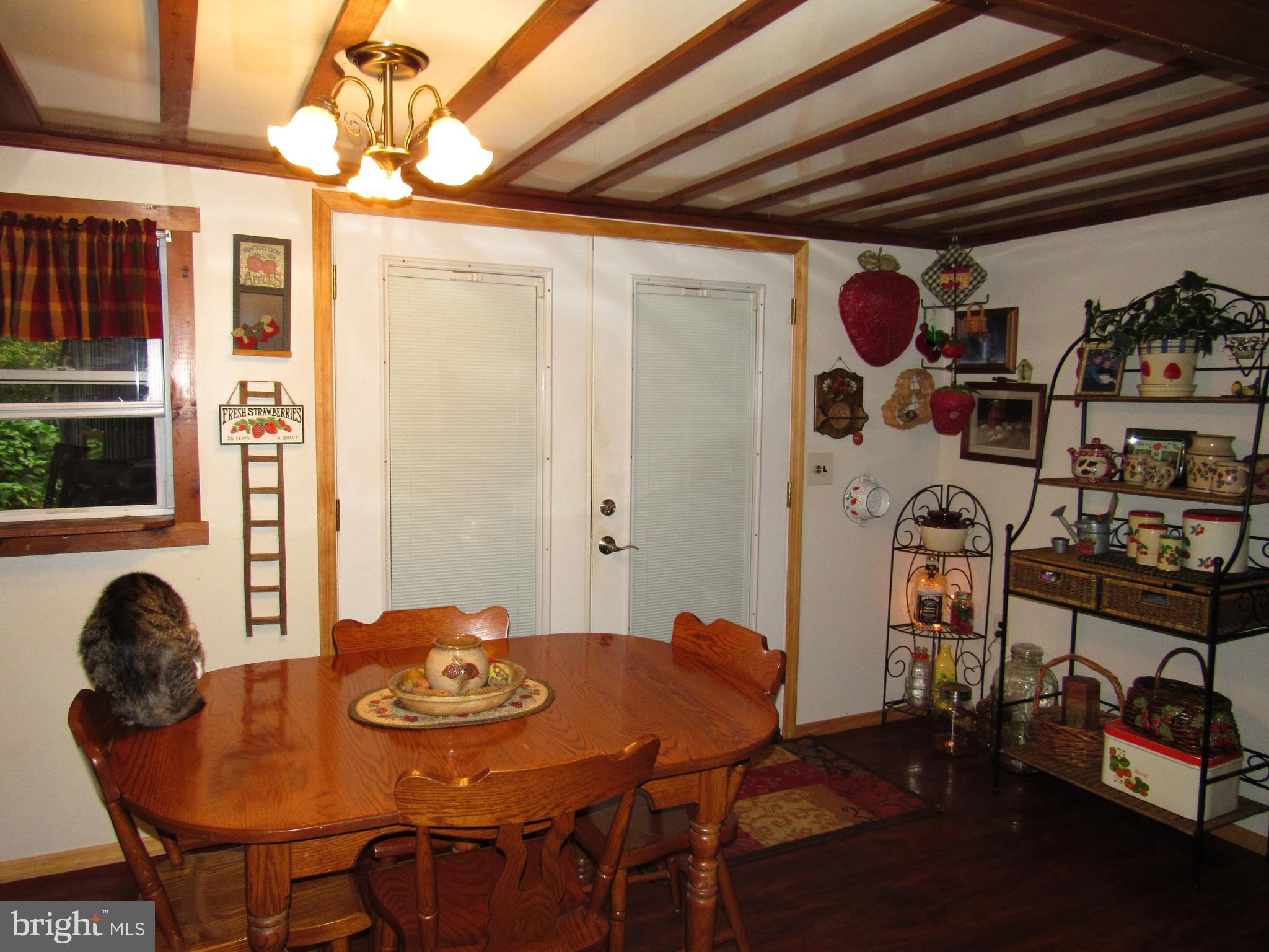 112 Deck Road Womelsdorf, PA 19567 - Photo 10 of 19 dining area