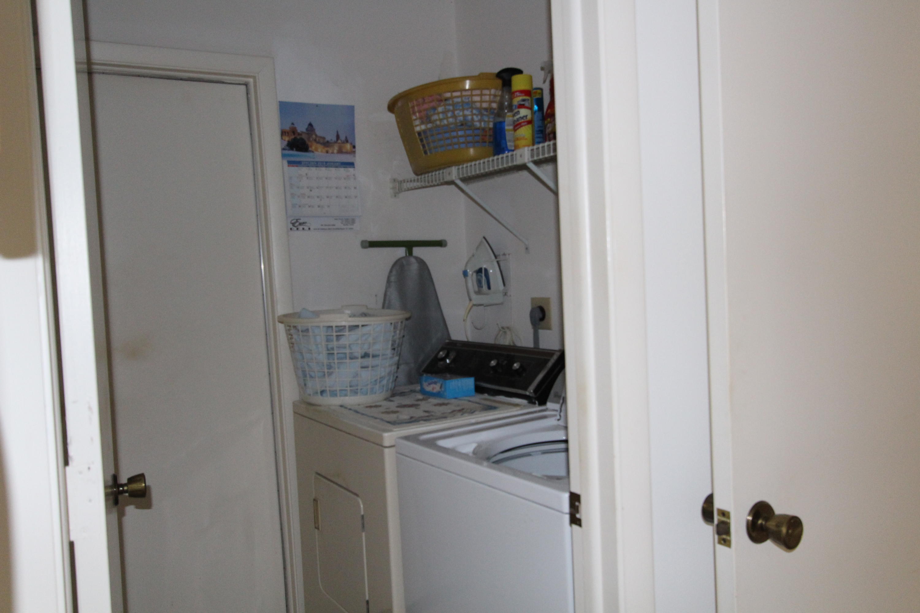 23349 Lago Mar Circle Boca Raton, FL 33433 - Photo 14 of 23 laundry room