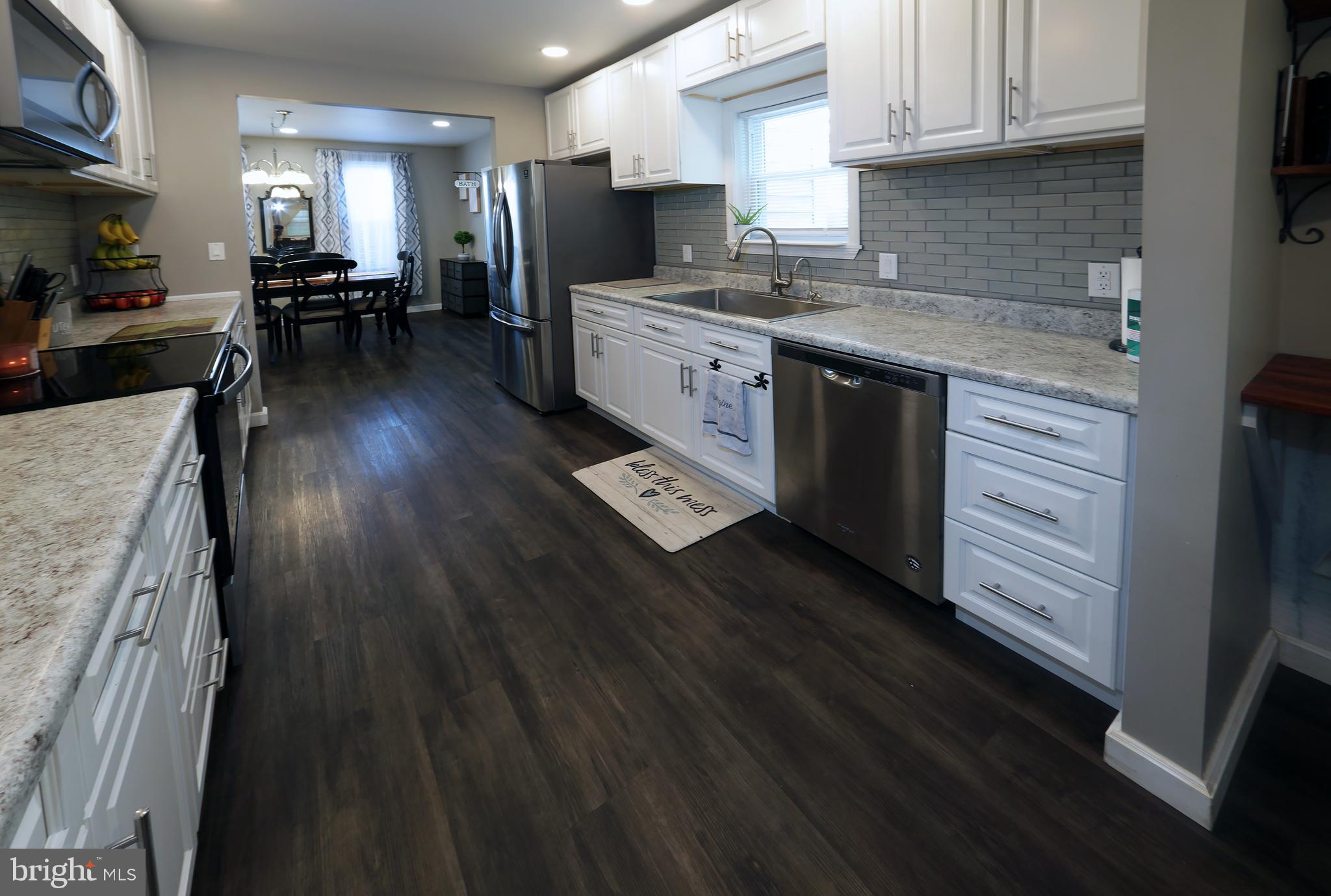 770 Fritztown Road Reading, PA 19608 - Photo 24 of 56 Kitchen with eat-in counter