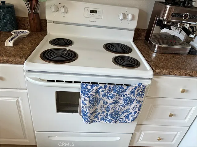 a close up view of washer and dryer