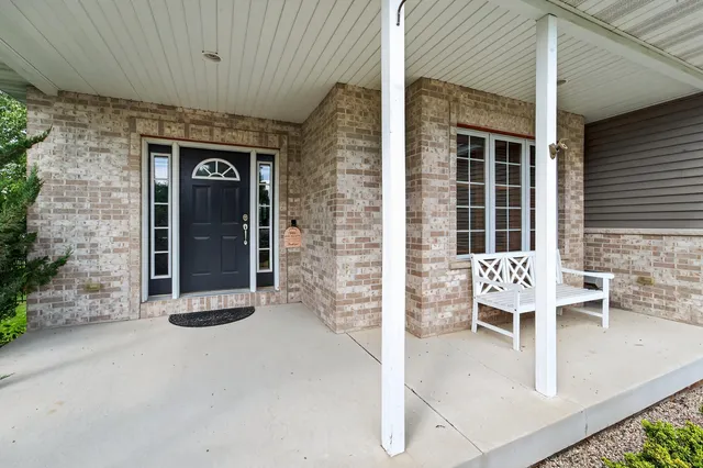 $685,000 | 1 Fawn Ridge Circle, Middleton, WI 53562