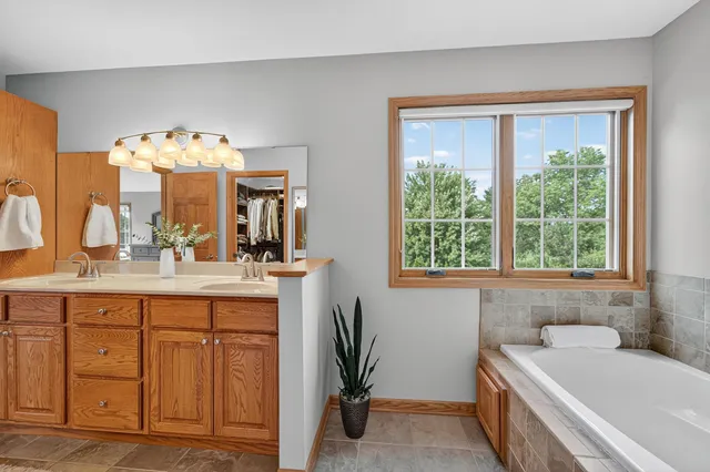 $685,000 | 1 Fawn Ridge Circle, Middleton, WI 53562