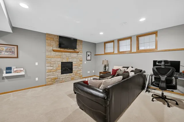 $685,000 | 1 Fawn Ridge Circle, Middleton, WI 53562