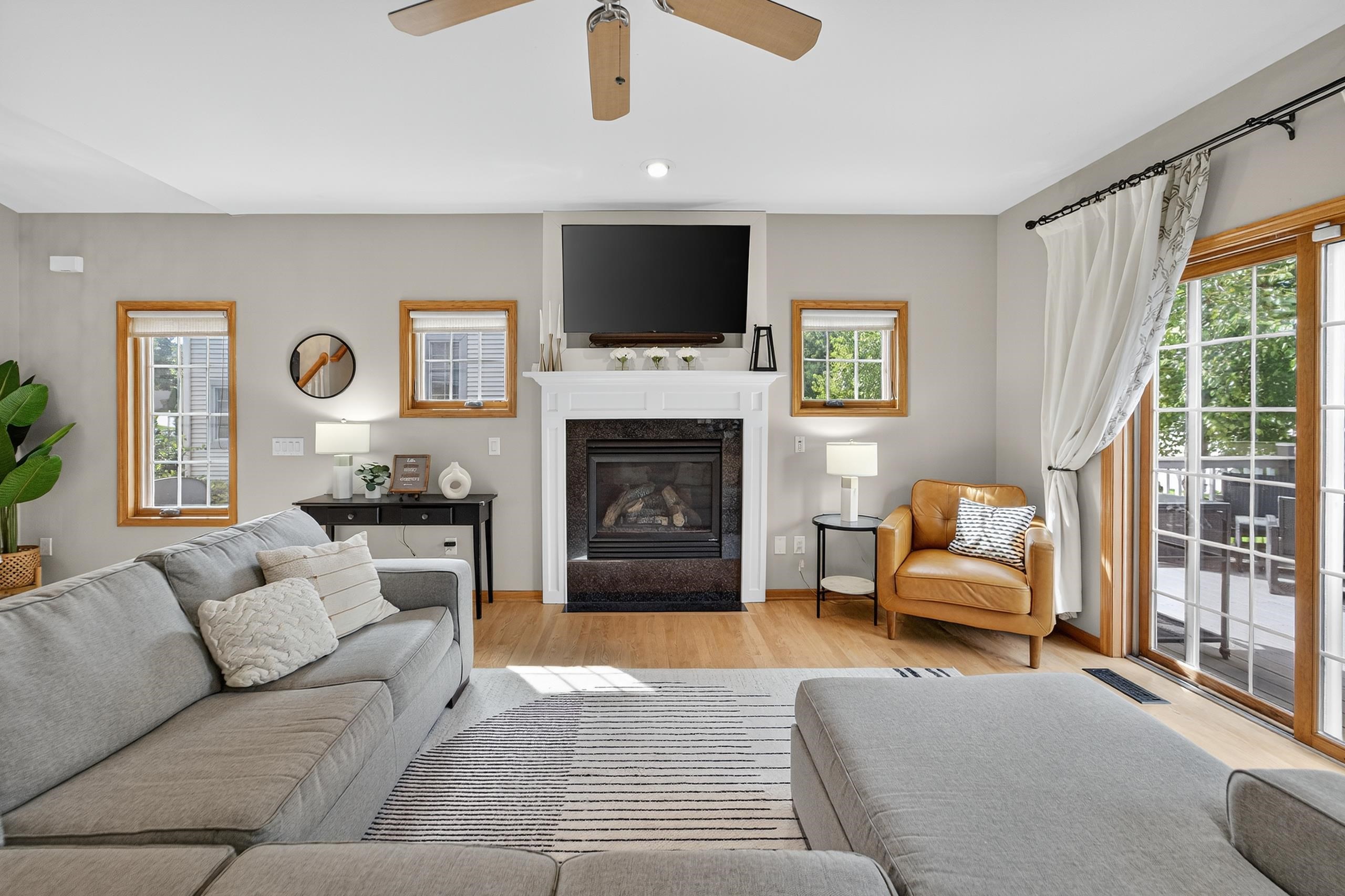 1 Fawn Ridge Circle Middleton, WI 53562 - Photo 4 of 46