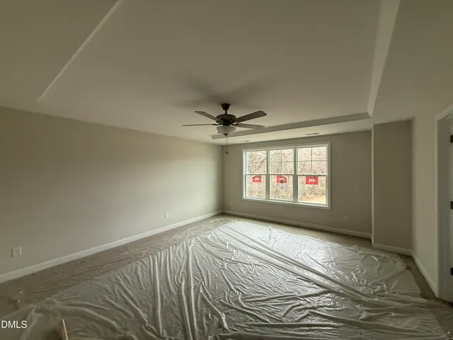 a view of empty room with window