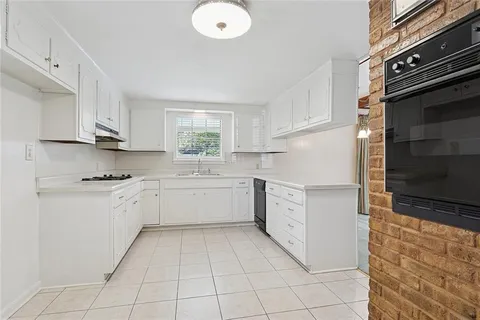 $276,900 | 1625 Holiday Place, New Orleans, LA 70114