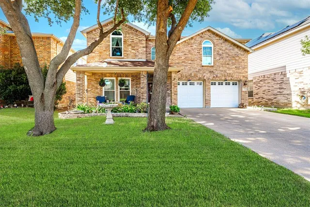 $369,000 | 336 Chase Hill Lane, Fort Worth, TX 76028