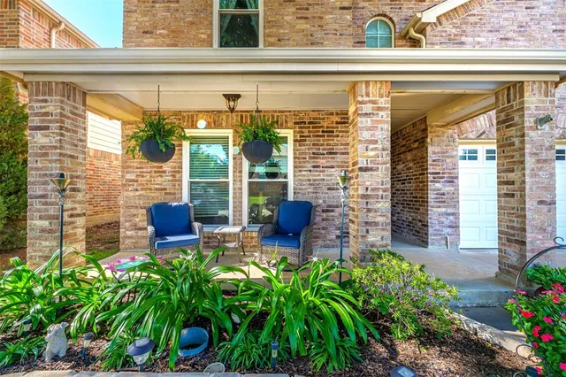 $369,000 | 336 Chase Hill Lane, Fort Worth, TX 76028