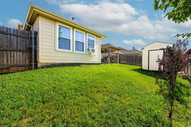 $369,000 | 336 Chase Hill Lane, Fort Worth, TX 76028