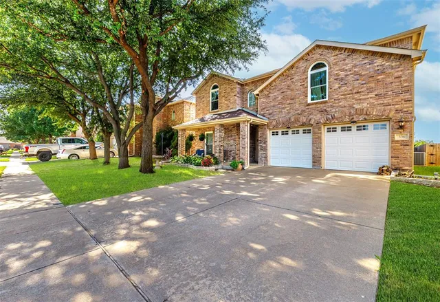 $369,000 | 336 Chase Hill Lane, Fort Worth, TX 76028