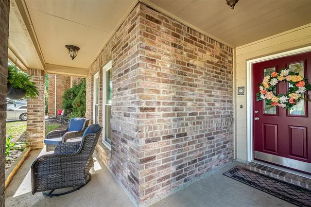 $369,000 | 336 Chase Hill Lane, Fort Worth, TX 76028