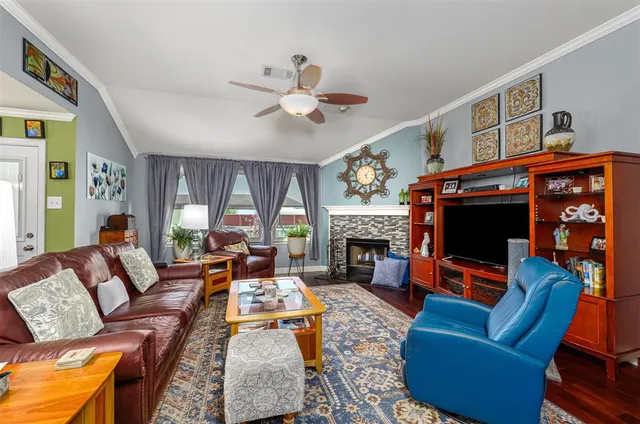 $369,000 | 336 Chase Hill Lane, Fort Worth, TX 76028