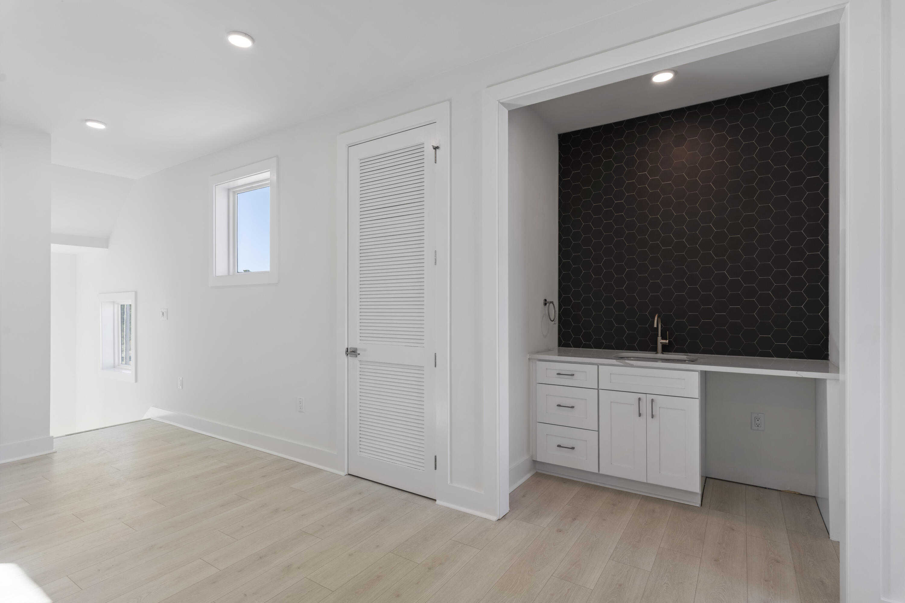 21 Sarah St Inlet Beach, Unit LOT 19 Inlet Beach, FL 32461 - Photo 37 of 62 Wet Bar