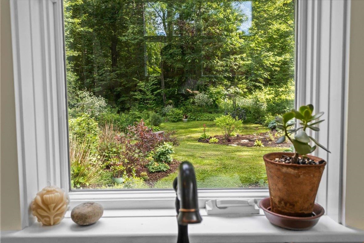 1954 Texas Hill Road Hinesburg, VT 05461 - Photo 13 of 52