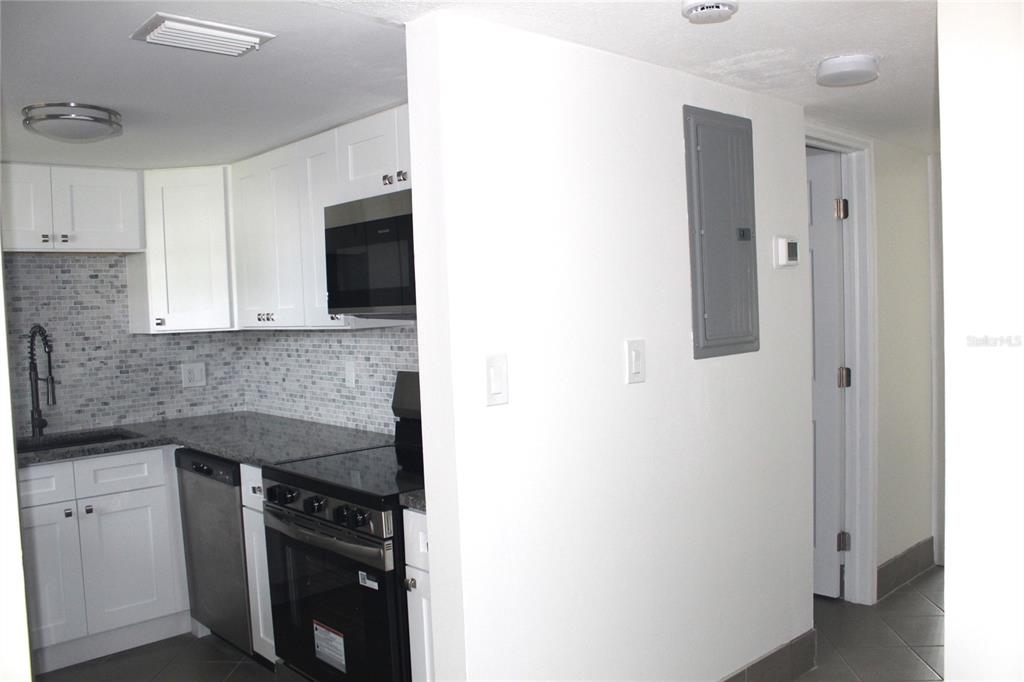 7701 Starkey Road, Unit 711 Seminole, FL 33777 - Photo 10 of 26