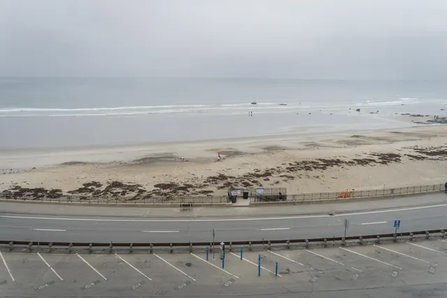 $1,100,000 | 387 Ocean Boulevard, Hampton, NH 03842