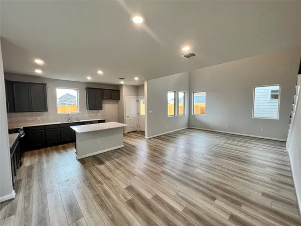 $2,195 | 2421 Danbury Lane, Leander, TX 78641