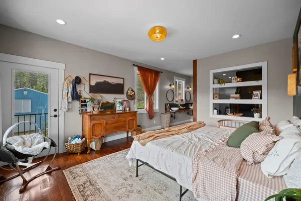 $800,000 | 23401 North Westlake Drive, Nine Mile Falls, WA 99026