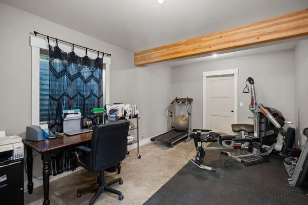 $800,000 | 23401 North Westlake Drive, Nine Mile Falls, WA 99026