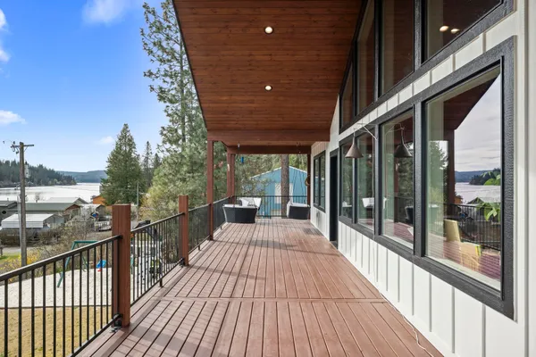$800,000 | 23401 North Westlake Drive, Nine Mile Falls, WA 99026