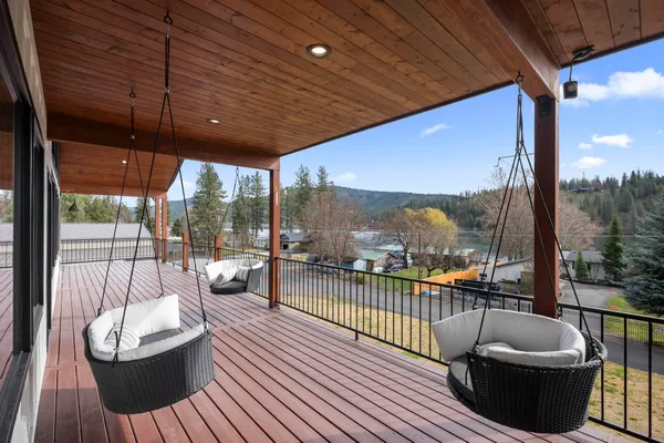$800,000 | 23401 North Westlake Drive, Nine Mile Falls, WA 99026