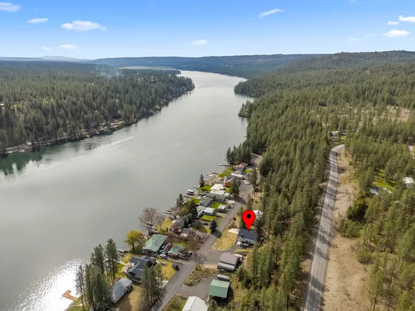 $800,000 | 23401 North Westlake Drive, Nine Mile Falls, WA 99026