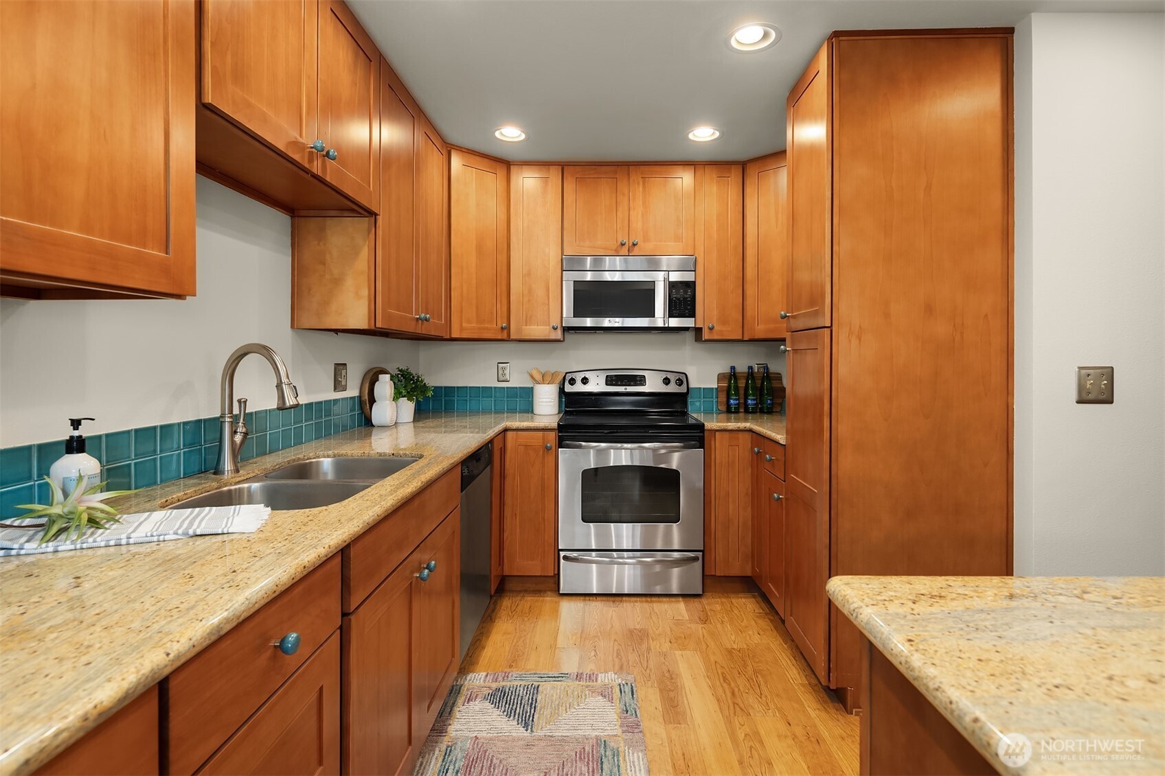 6300 Sand Point Way Northeast, Unit 111 Seattle, WA 98115 - Photo 8 of 20