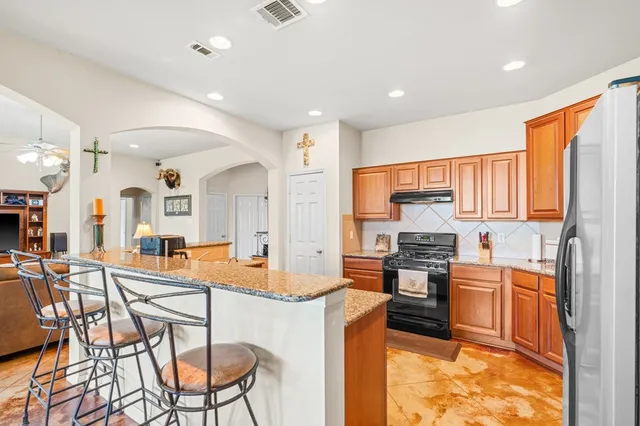 $1,199,900 | 377 Green Oak Drive, Kerrville, TX 78028