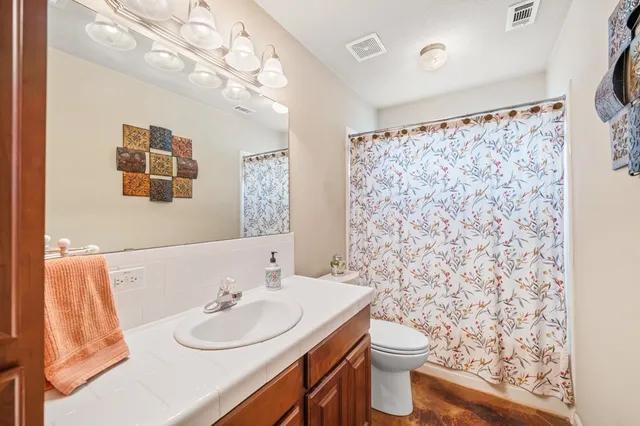 $1,199,900 | 377 Green Oak Drive, Kerrville, TX 78028