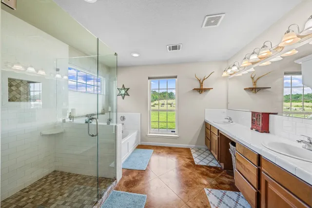 $1,199,900 | 377 Green Oak Drive, Kerrville, TX 78028