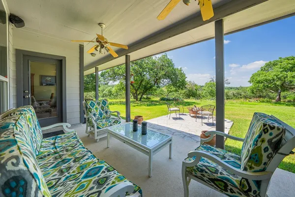 $1,133,391 | 377 Green Oak Drive, Kerrville, TX 78028
