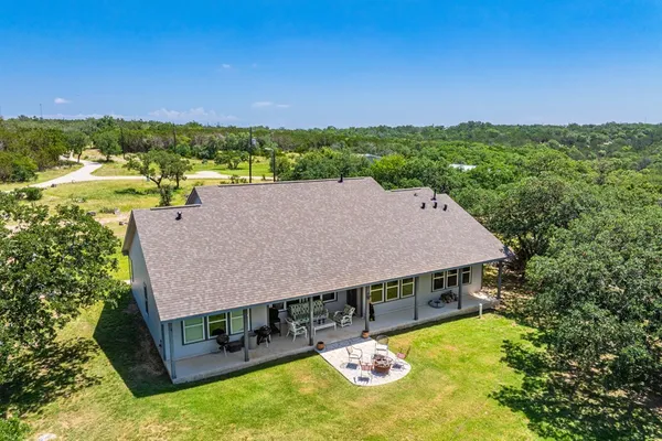 $1,133,391 | 377 Green Oak Drive, Kerrville, TX 78028