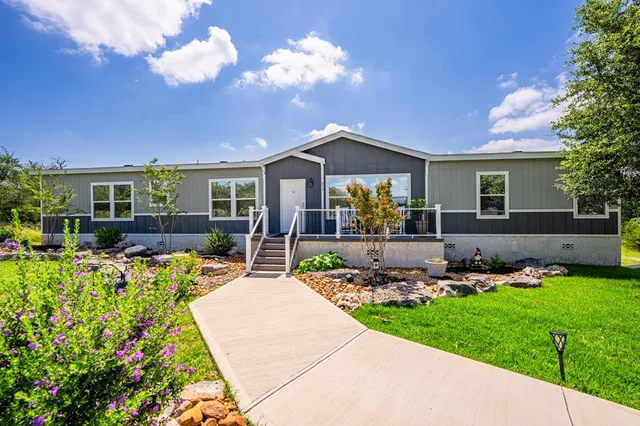 $1,199,900 | 377 Green Oak Drive, Kerrville, TX 78028