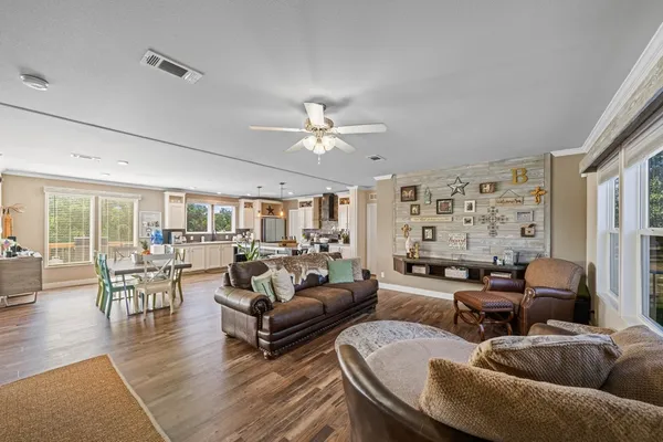 $1,133,391 | 377 Green Oak Drive, Kerrville, TX 78028