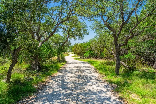 $1,199,900 | 377 Green Oak Drive, Kerrville, TX 78028