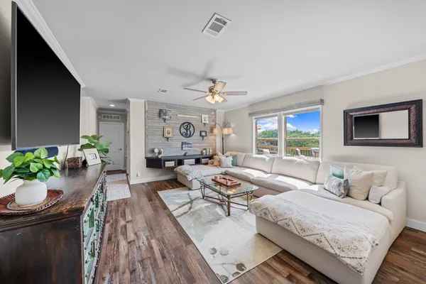 $1,133,391 | 377 Green Oak Drive, Kerrville, TX 78028