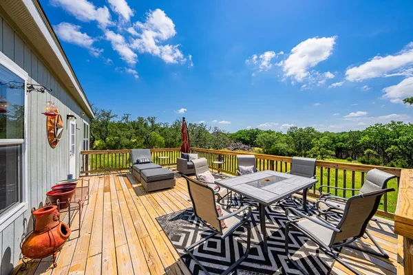 $1,133,391 | 377 Green Oak Drive, Kerrville, TX 78028