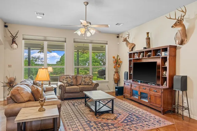 $1,199,900 | 377 Green Oak Drive, Kerrville, TX 78028