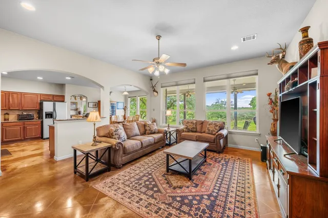 $1,199,900 | 377 Green Oak Drive, Kerrville, TX 78028