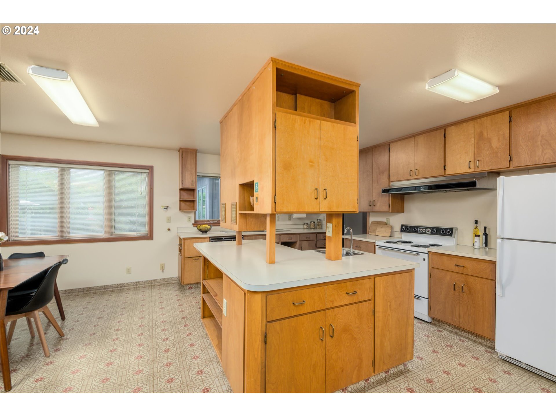 856 Northridge Avenue Springfield, OR 97477 - Photo 12 of 44 Kitchen