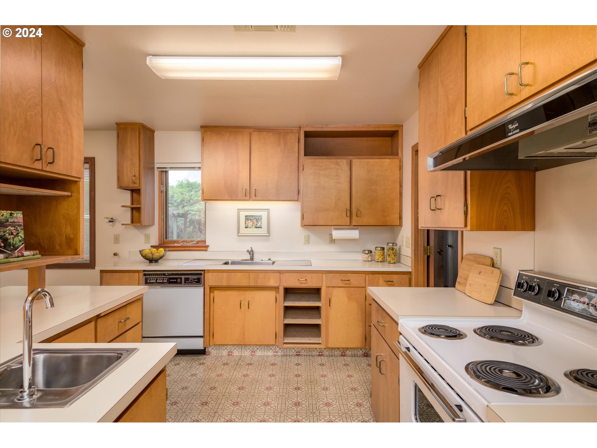856 Northridge Avenue Springfield, OR 97477 - Photo 13 of 44 Kitchen