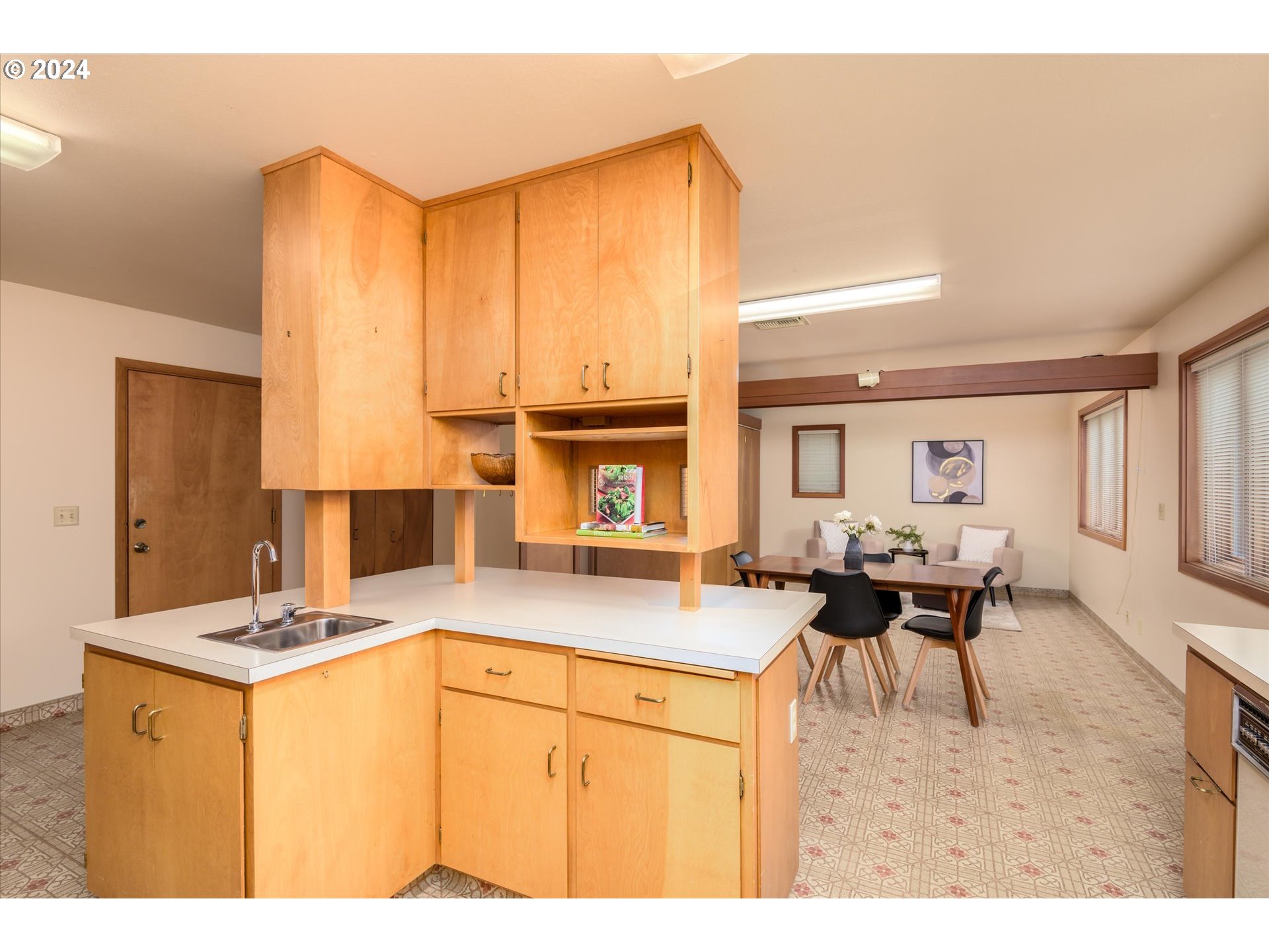 856 Northridge Avenue Springfield, OR 97477 - Photo 14 of 44 Kitchen