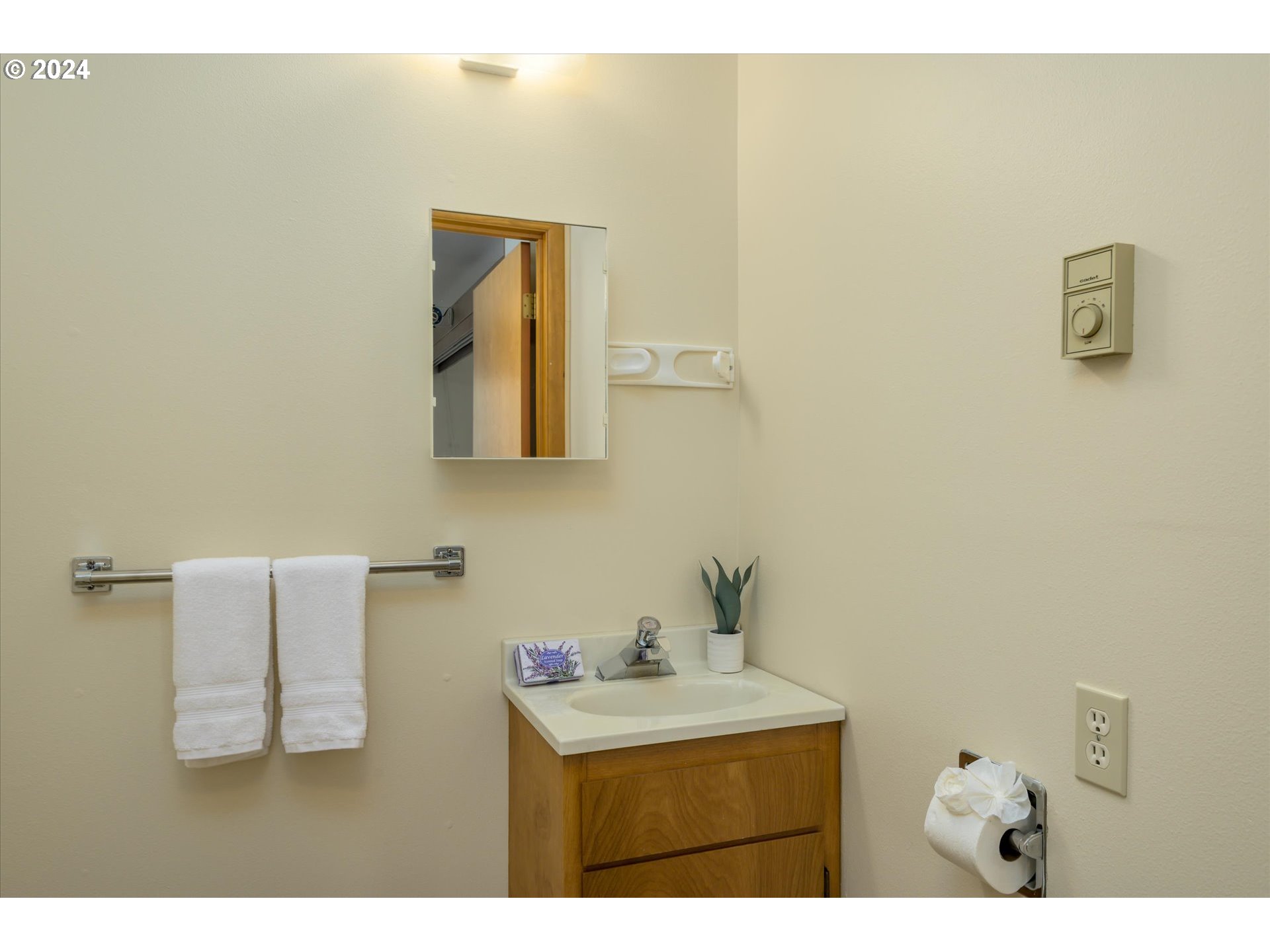 856 Northridge Avenue Springfield, OR 97477 - Photo 22 of 44 Bathroom