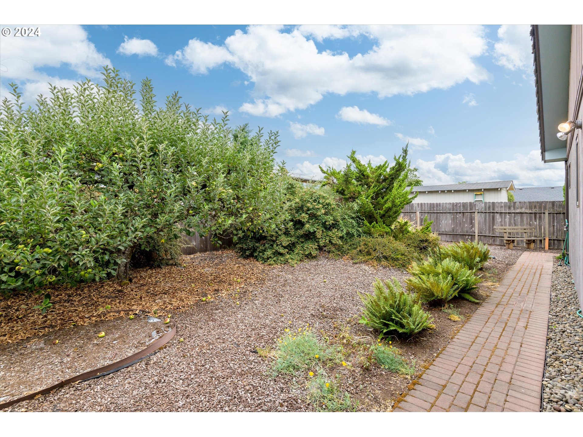 856 Northridge Avenue Springfield, OR 97477 - Photo 38 of 44 Garden