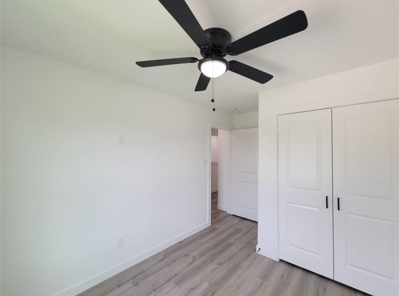 7813 Hirsch Road, Unit B Houston, TX 77016 - Photo 32 of 37 Gallery Image 32