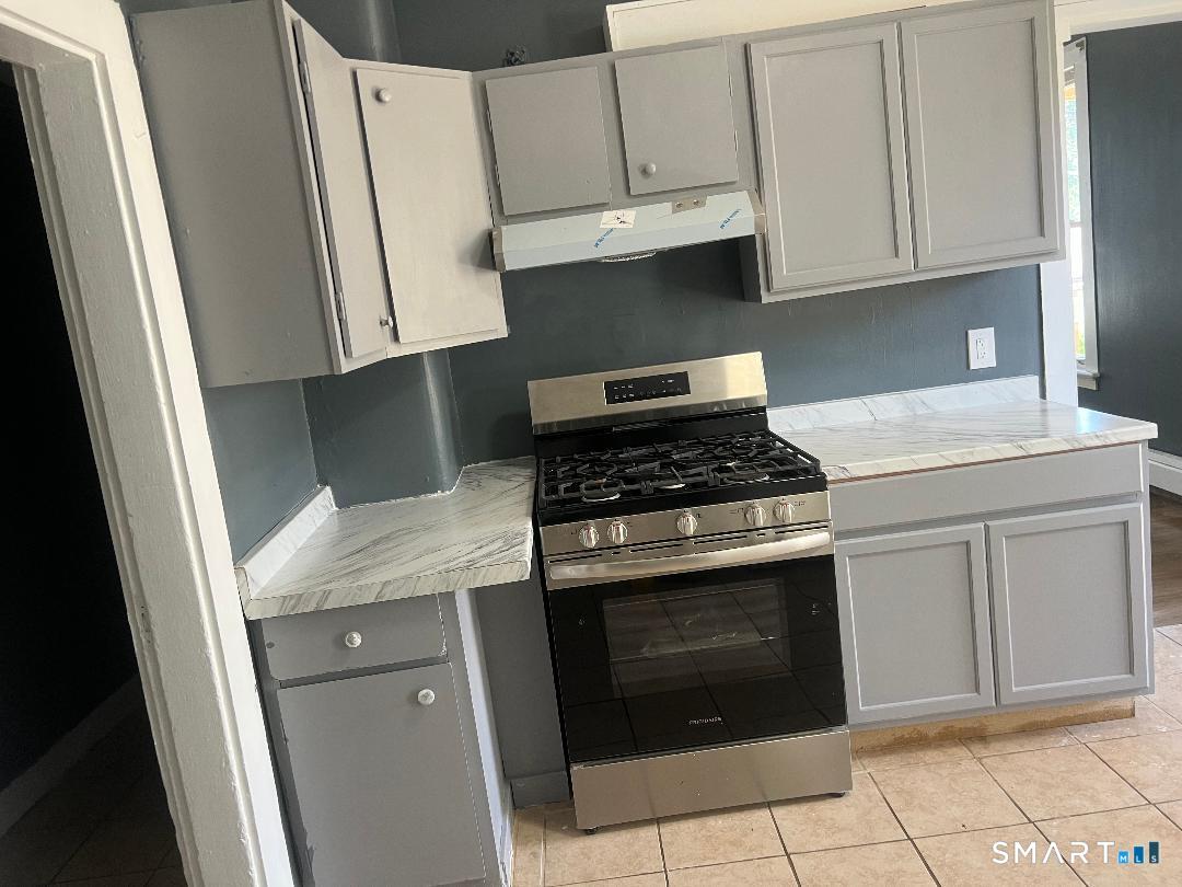 11 7th Street, Unit 1 Derby, CT 06418 - Photo 5 of 7