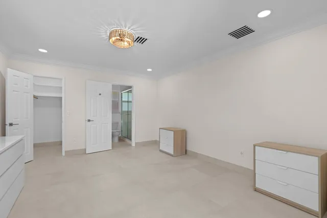 $7,500 | 391 Southeast 7th Avenue, Pompano Beach, FL 33060