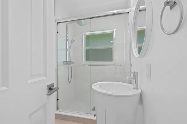 $7,500 | 391 Southeast 7th Avenue, Pompano Beach, FL 33060